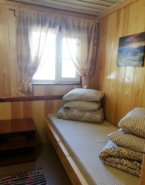 Номер для четверых