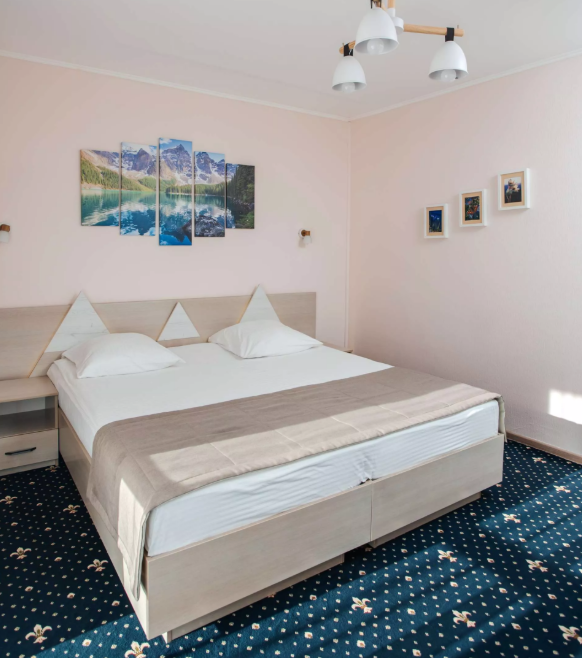 Евро-Стандарт, вид на реку