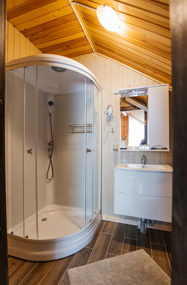 Стандарт двухкомнатный с отдельным входом в коттедже