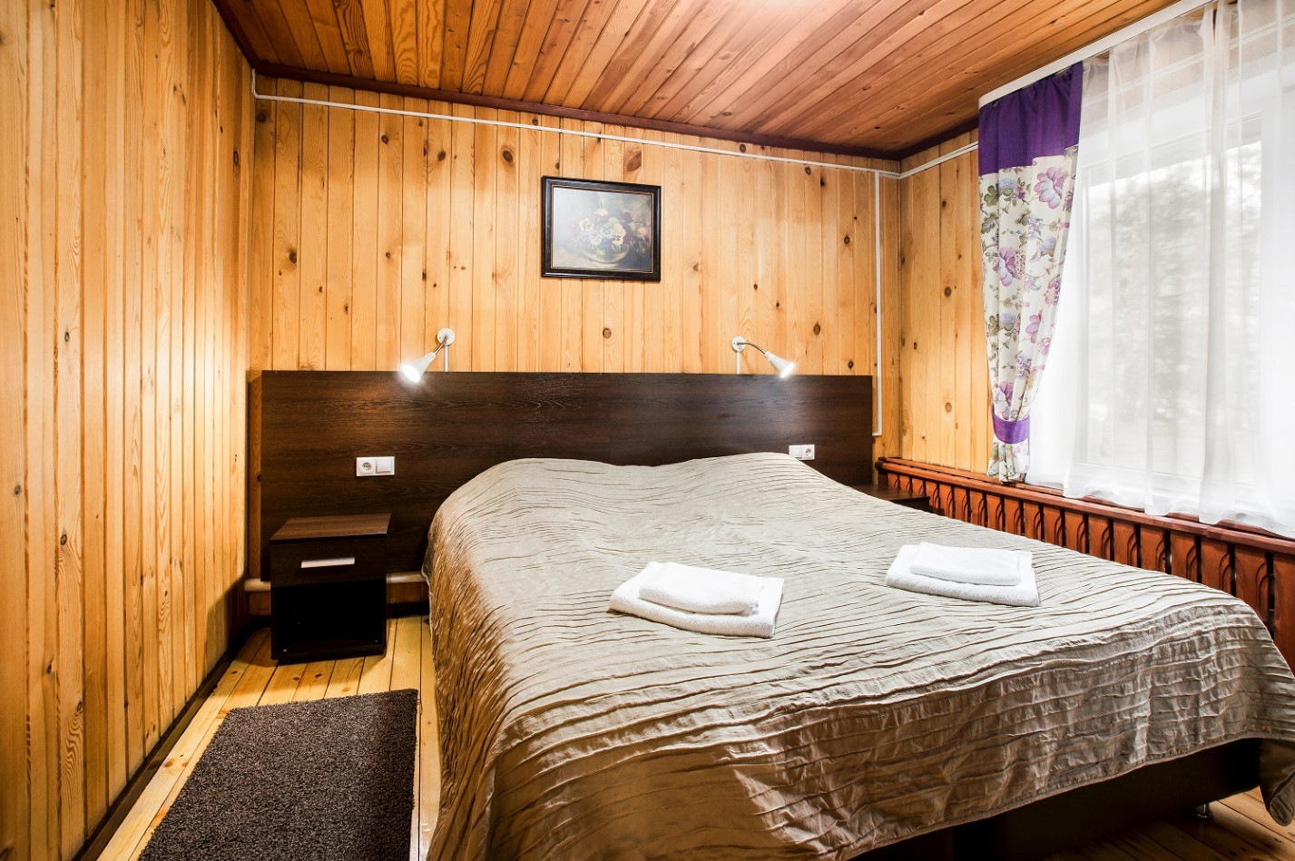 Стандарт двухкомнатный в коттедже с холлом