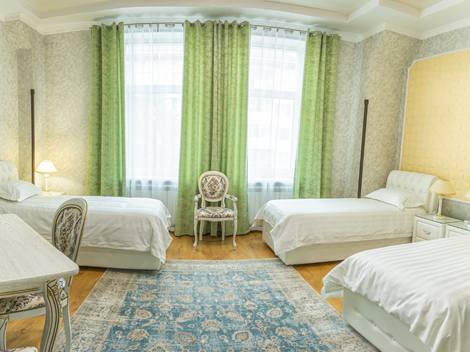 Трехместный с разными кроватями